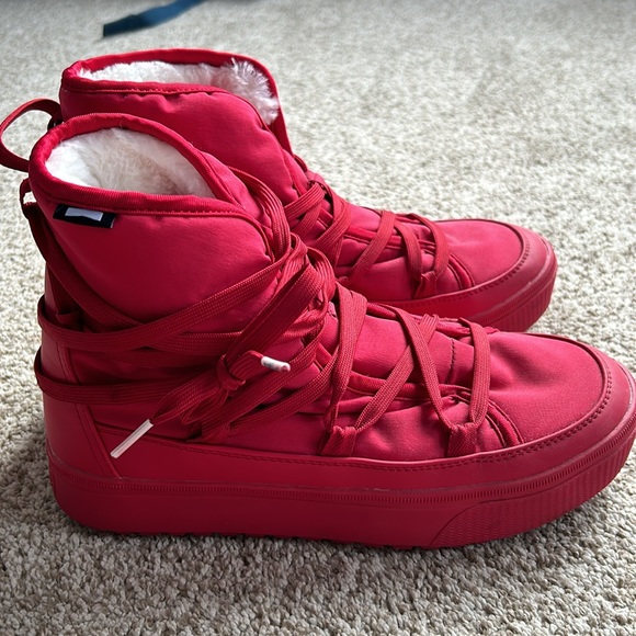 Native Chamonix Winter Boots - Picture 2 of 12